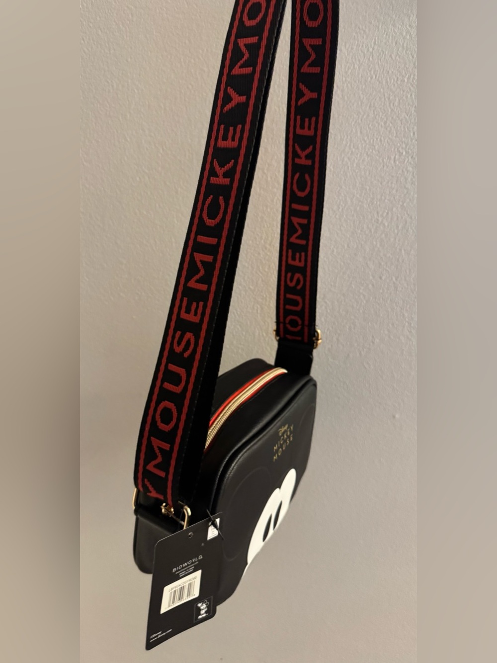 The Disney Mickey Mouse camera crossbody bag New - Picture 8 of 16